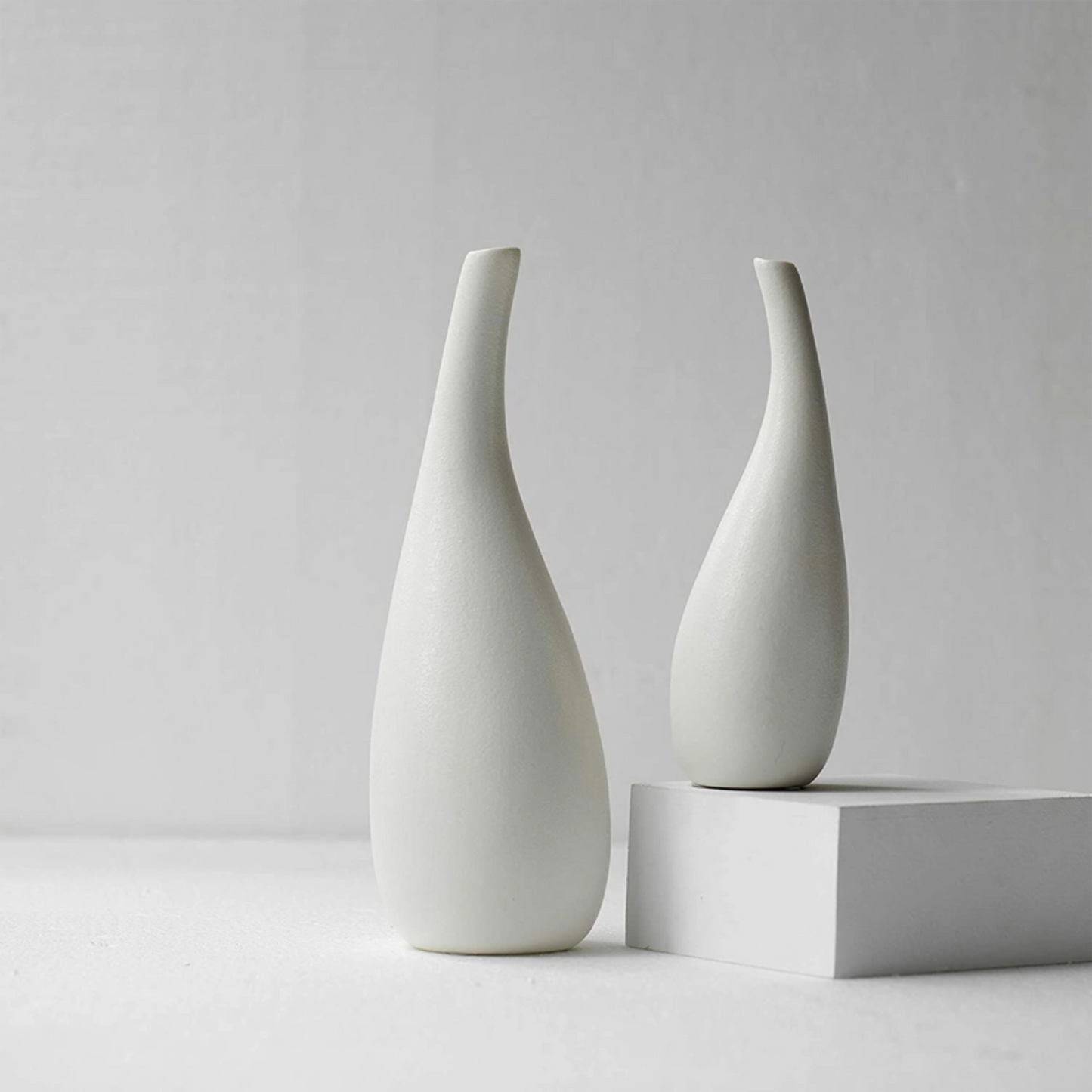Set 2 Ceramic Vase White Modern Bud Vase Decor, Fire Mantle